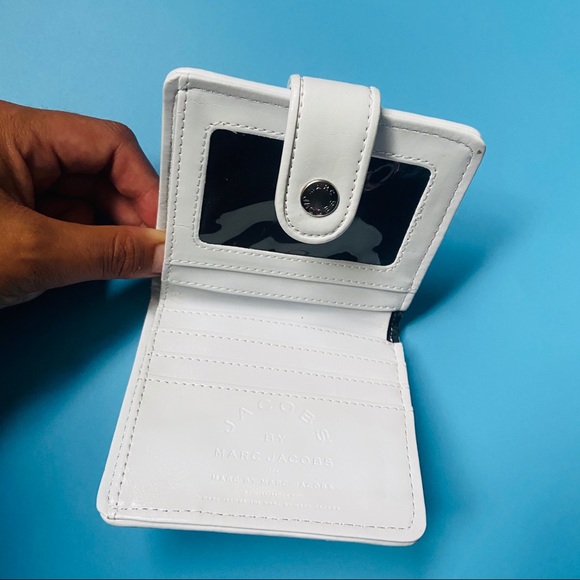 Authentic Marc by Marc Jacobs White Leather Wallet - Picture 3 of 4